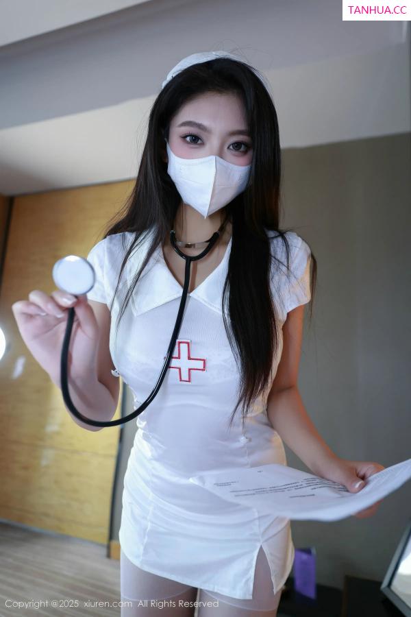   [XiuRen]高清写真图 2025.12.22 No.11134 冬安 白色护士制服第14张图片